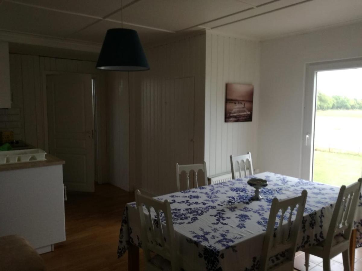 Manus Ferienwohnung Brevik  エクステリア 写真